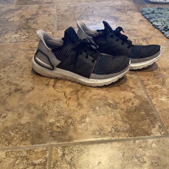 Womens Black Adidas Ultraboost with Blue stripe - Picture 2 of 4